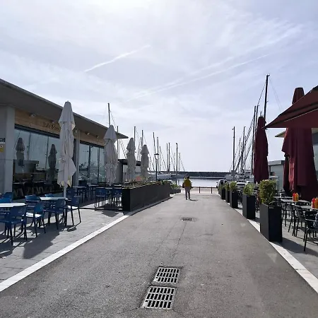 Apartment Seafront